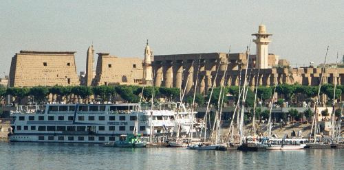 Ponto Turístico Colossos de Memnon em Luxor