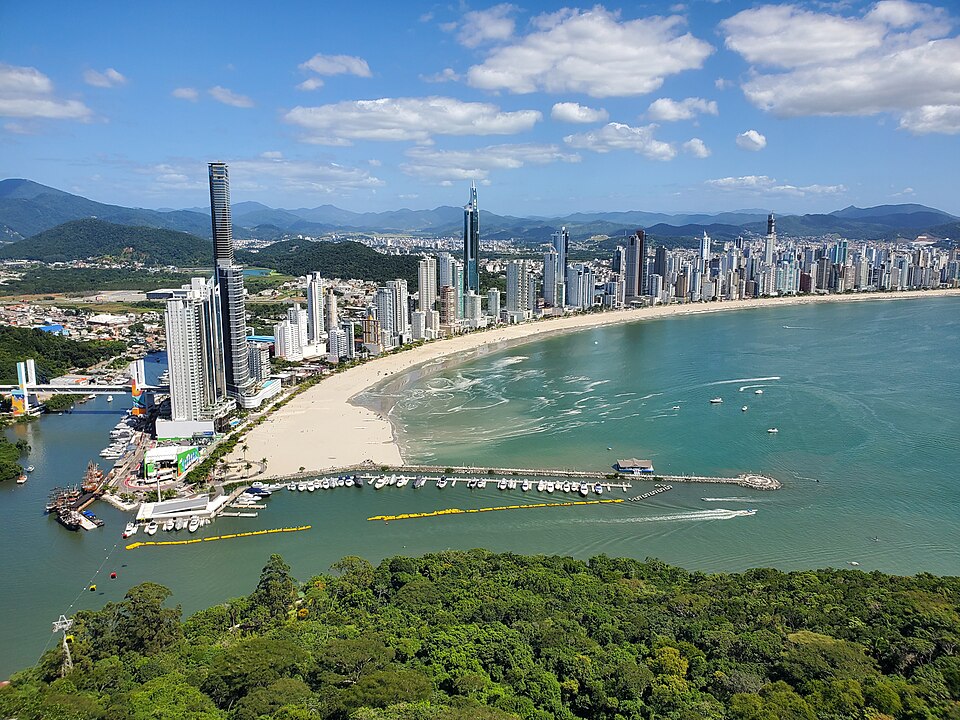 Ponto Turístico Cristo Luz em Balneário Camboriú