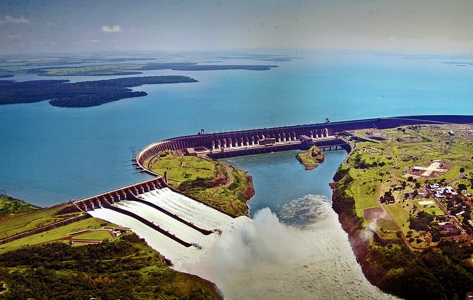 Ponto Turístico Usina Hidrelétrica de Itaipu em Foz do Iguaçu