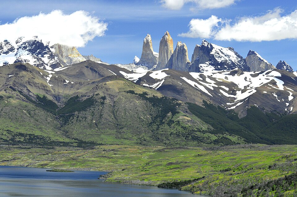 Ponto Turístico Torres del Paine (Base de las Torres) em Puerto Natales (Torres del Paine)