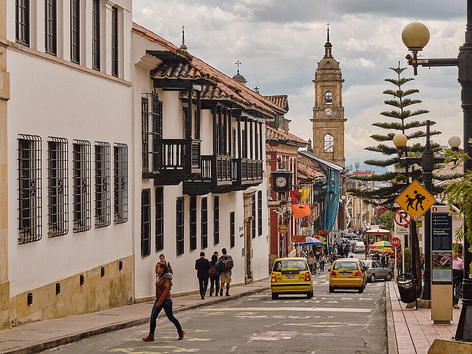 Ponto Turístico Biblioteca Virgilio Barco em Bogotá