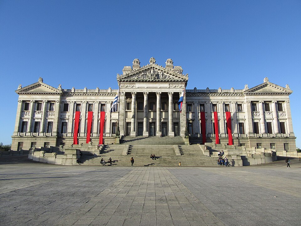 Ponto Turístico Palácio Legislativo do Uruguai em Montevidéu