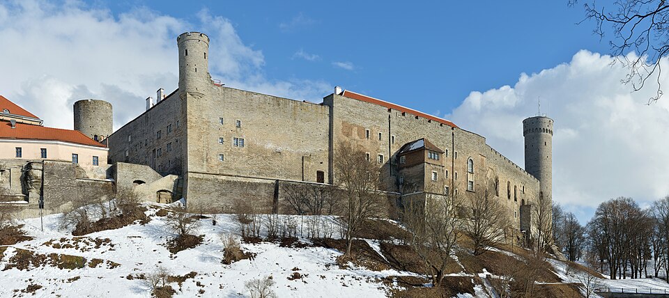 Ponto Turístico Colina de Toompea e Castelo em Tallinn