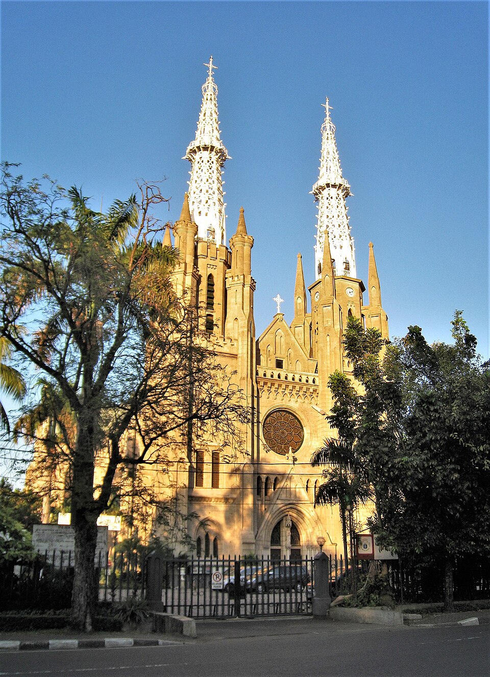 Ponto Turístico Catedral de Jacarta em Jacarta