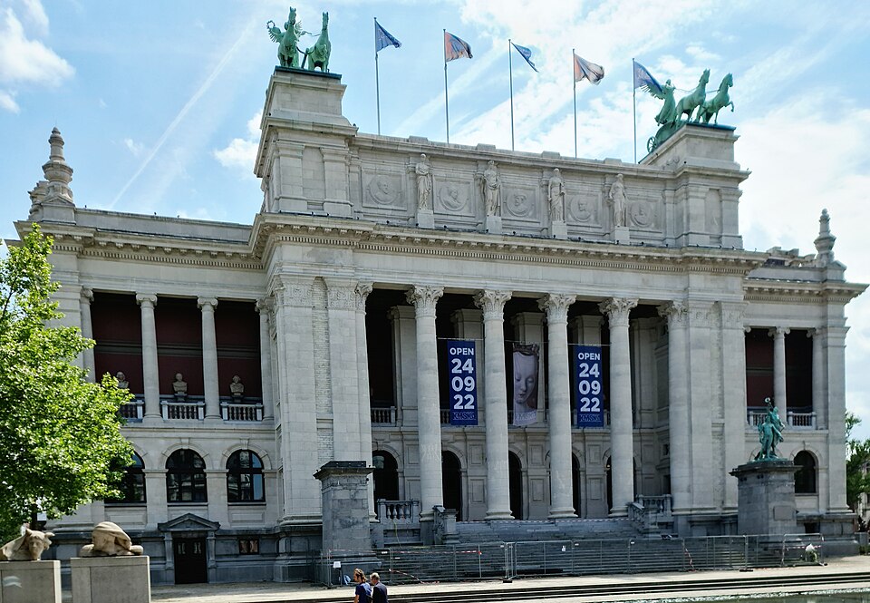 Ponto Turístico Museu Real de Belas Artes (KMSKA) em Antuérpia