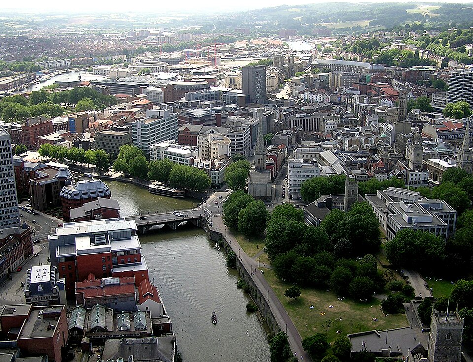 Ponto Turístico Igreja de St. Mary Redcliffe em Bristol