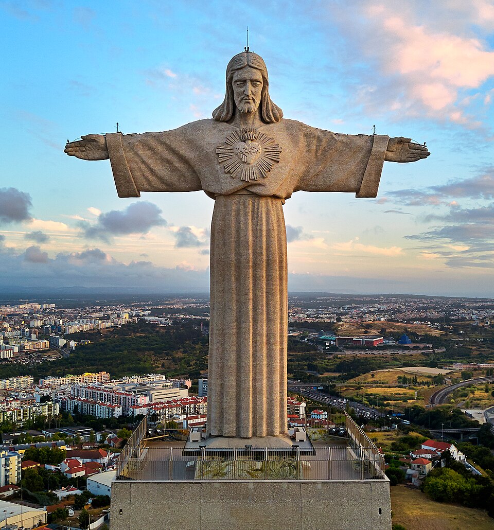 Ponto Turístico Santuário Nacional do Cristo Rei em Almada