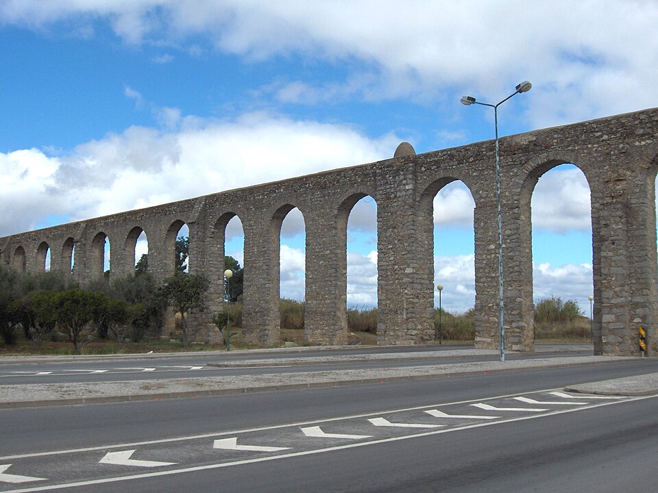 Ponto Turístico Aqueduto da Água de Prata em Évora