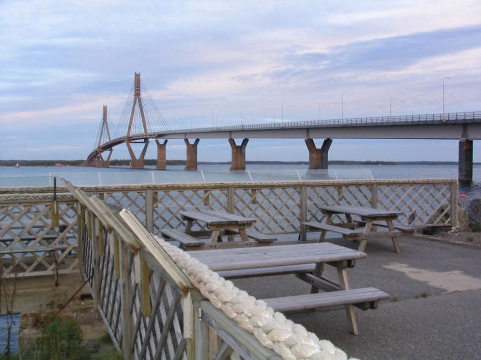 Ponto Turístico Ponte de Replot (Raippaluodon silta) em Vaasa