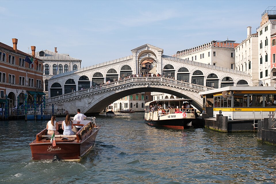 Ponto Turístico Ponte de Rialto (Ponte di Rialto) em Veneza